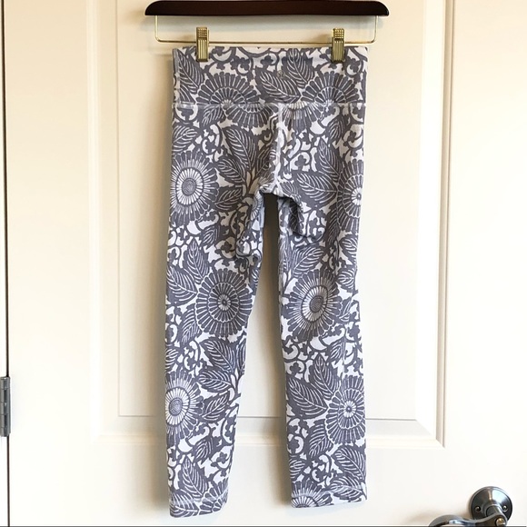 Lululemon Wunder Under Crop Beachy Floral - Picture 3 of 5
